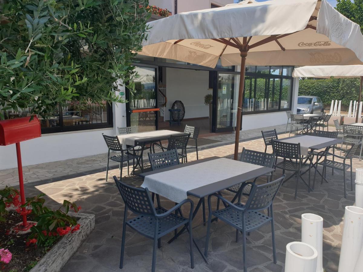 פסקיארה דל גארדה Hotel La Favorita מראה חיצוני תמונה