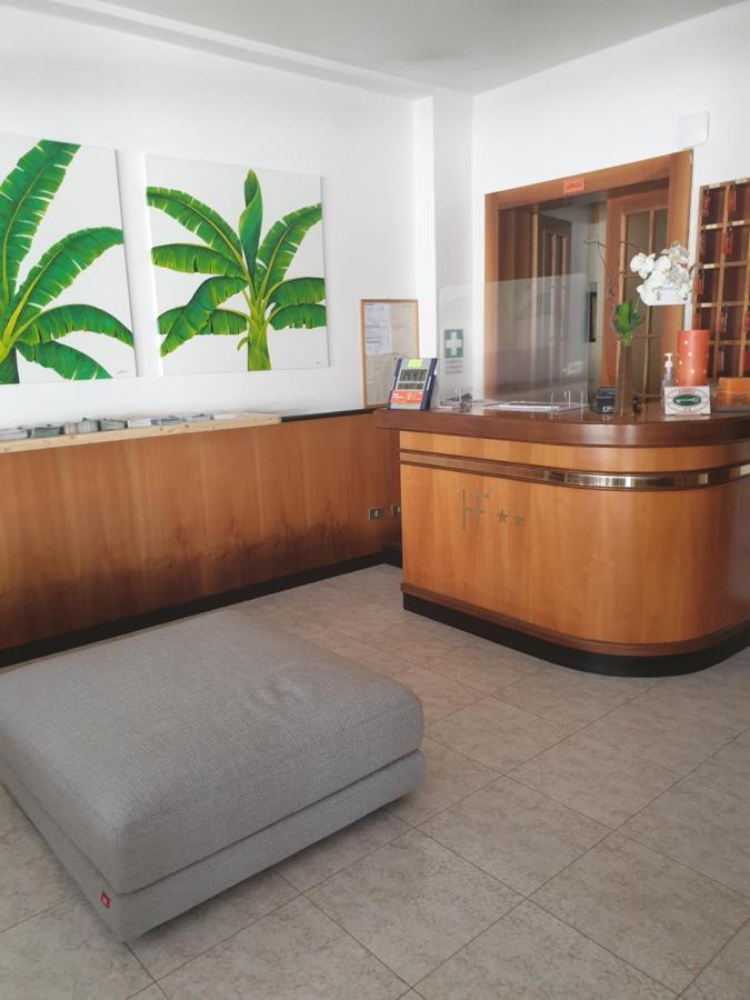 פסקיארה דל גארדה Hotel La Favorita מראה חיצוני תמונה