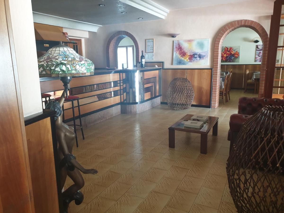 פסקיארה דל גארדה Hotel La Favorita מראה חיצוני תמונה