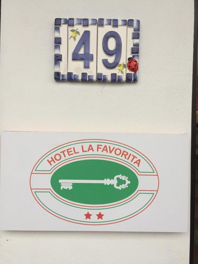 פסקיארה דל גארדה Hotel La Favorita מראה חיצוני תמונה