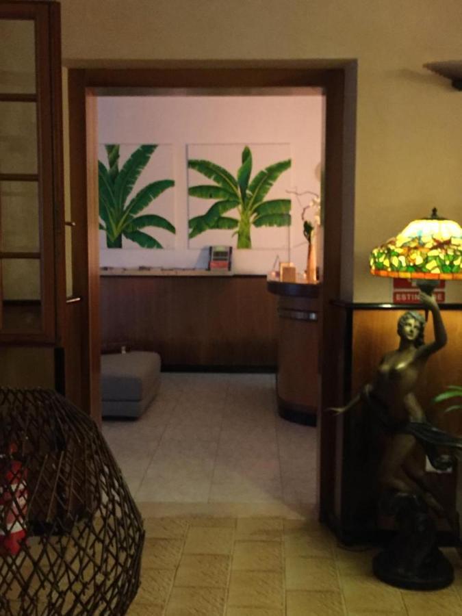 פסקיארה דל גארדה Hotel La Favorita מראה חיצוני תמונה